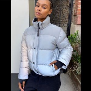 Aritzia Super Puff Shorty Hi-Vis Silver - S